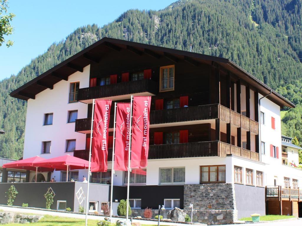 First Mountain Hotel Montafon Гашум Экстерьер фото