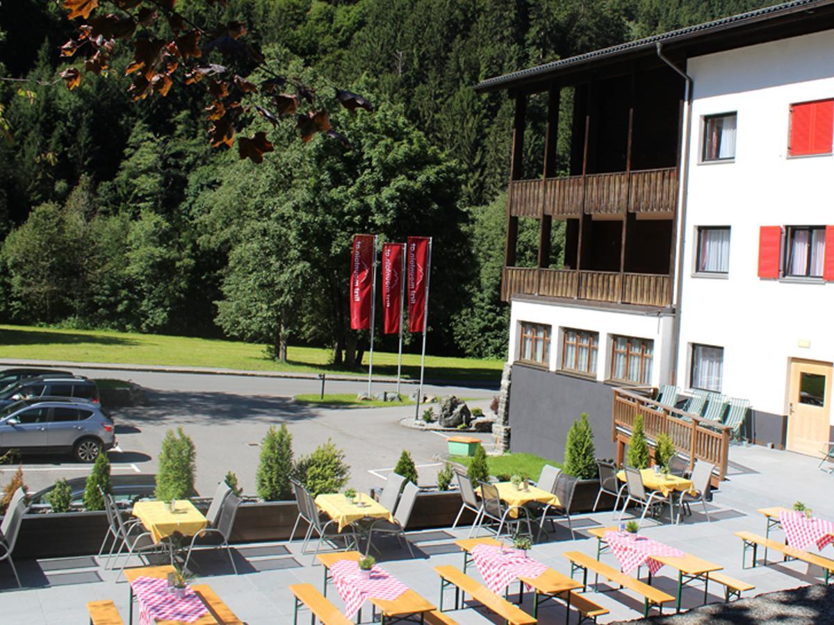 First Mountain Hotel Montafon Гашум Экстерьер фото